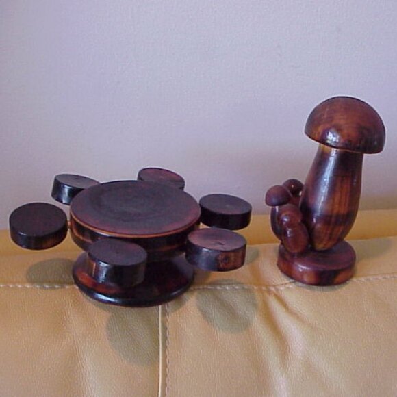 VTG 2 piece Hand Carved Wooden Mushroom & Toadstools Folk Art Display Sculpture - Picture 2 of 9